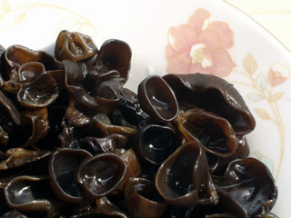 Black Fungus Extract Powder dengan 10% Polysaccharides larut dalam air untuk mengatur gula darah dan makanan fungsional hypolipidemic